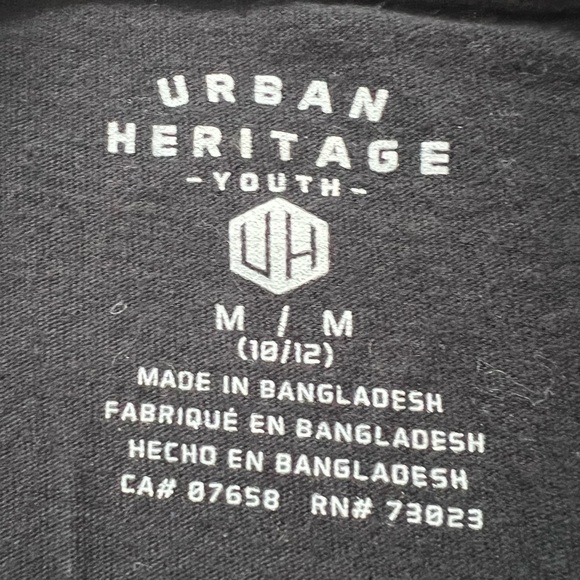 URBAN Heritage Youth Medium Black Spray Paint Design Chest Pocket Tee T-Shirt - Picture 2 of 2